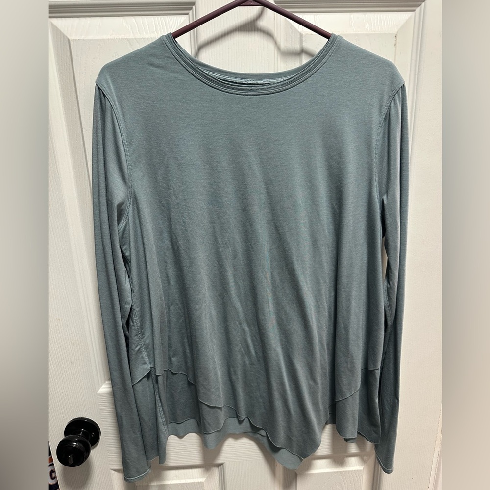 Lululemon Sweetest Day Long Sleeve
*Tencel Blue Cast sz 12 - Picture 5 of 7